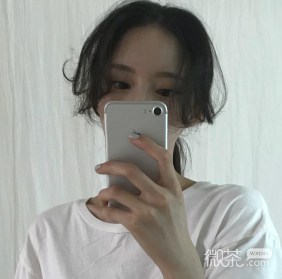 深沉时尚性感女生头像