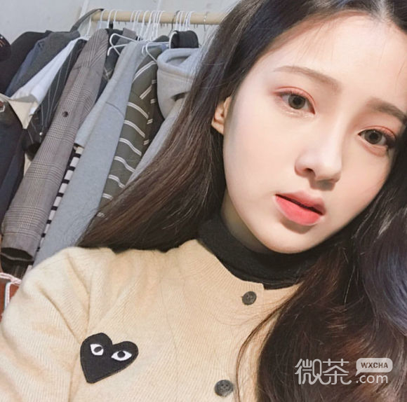 深沉时尚性感女生头像