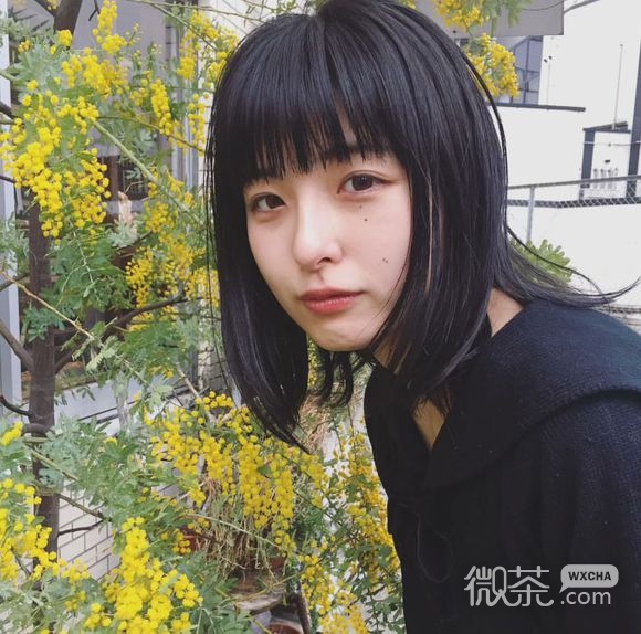 深沉冷酷漂亮女生头像