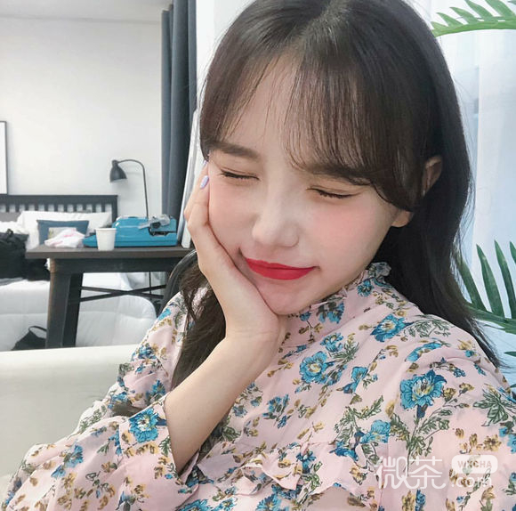 深沉唯美性感女生头像