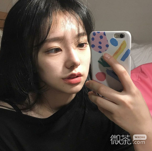 成熟漂亮长发女生头像