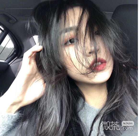 可爱阳光冷酷长发女生头像