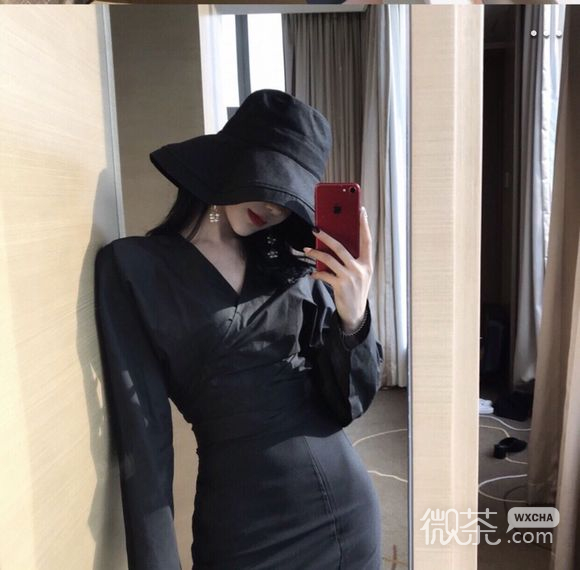 俏皮阳光时尚女生头像