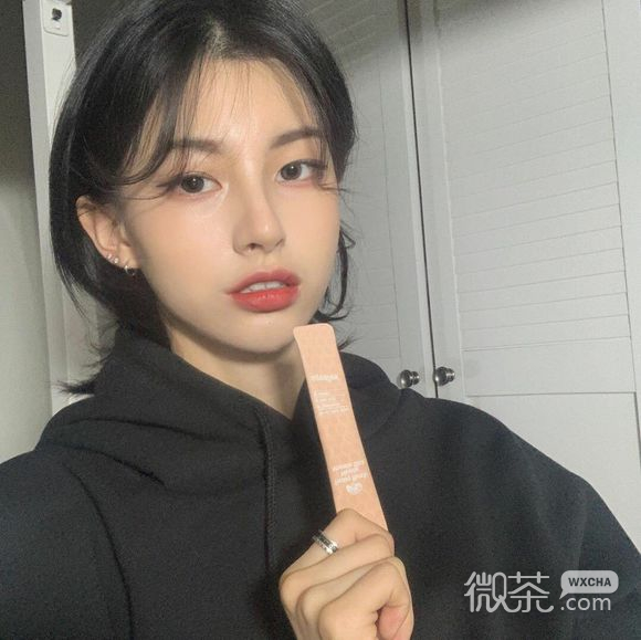 深沉性感唯美女生头像