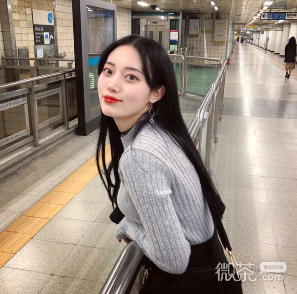 深沉性感女生头像