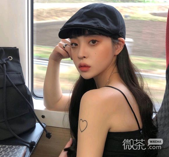 微信佛系时尚御姐女生头像