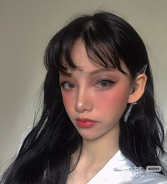 微信佛系时尚御姐女生头像