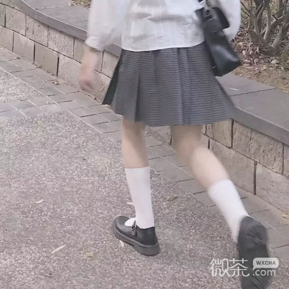 深沉性感唯美女生头像