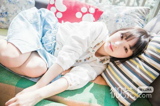 简约小清新风格的微信意境女生图片