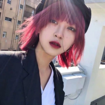霸气超拽的微信染发女生头像