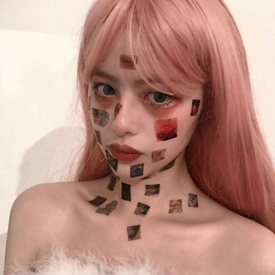 霸气超拽的微信染发女生头像