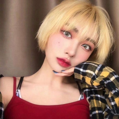 霸气超拽的微信染发女生头像