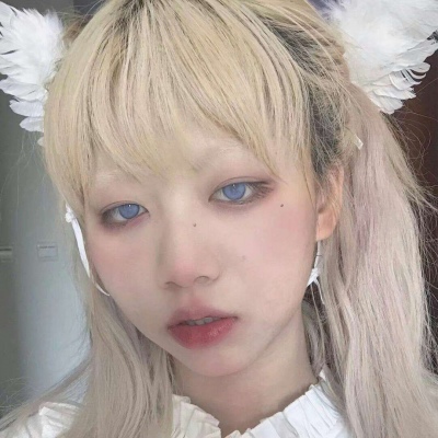 霸气超拽的微信染发女生头像