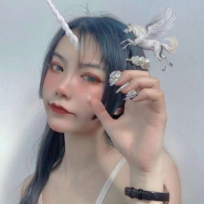 霸气超拽的微信染发女生头像