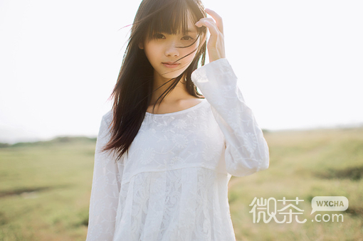 简约小清新风格的微信意境女生图片