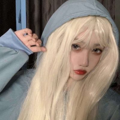 霸气超拽的微信染发女生头像