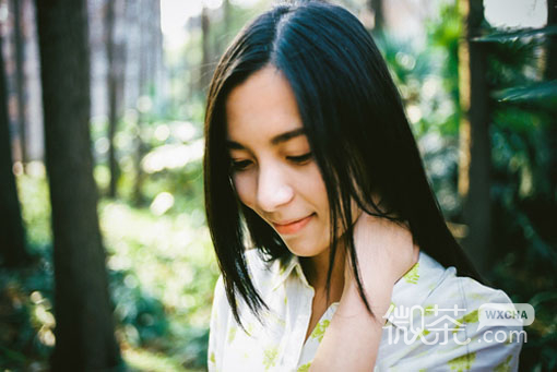 简约小清新风格的微信意境女生图片