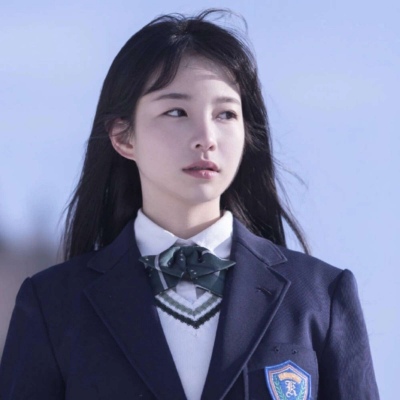 文艺长发女生头像
