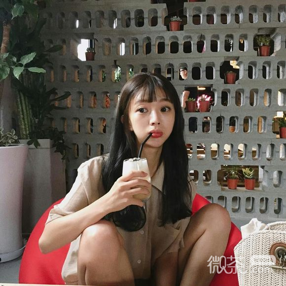 ·清纯时尚长发女生头像