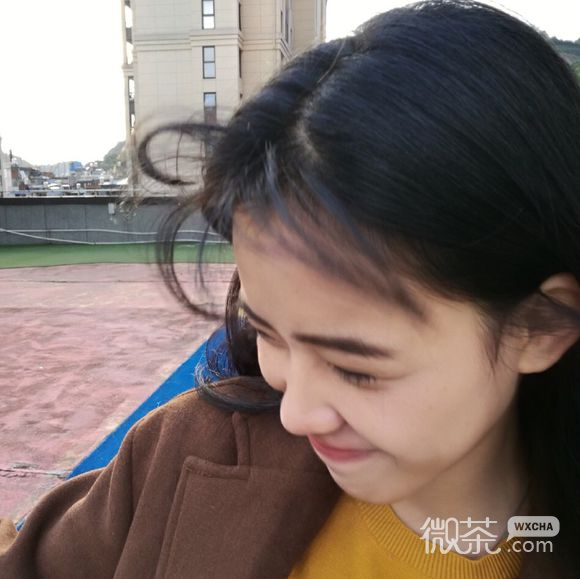 微信时尚高冷女生头像