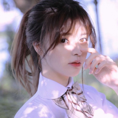 文艺长发女生头像