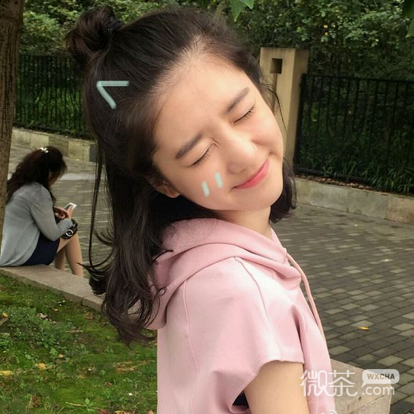 微信时尚高冷女生头像