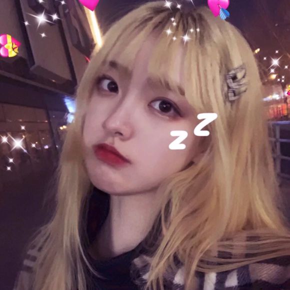 高冷成熟时尚女生头像