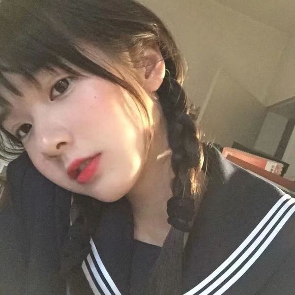 高冷成熟时尚女生头像