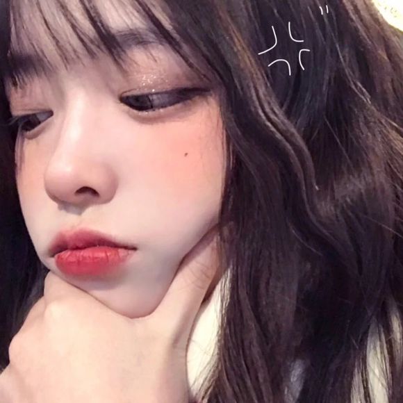 高冷成熟时尚女生头像