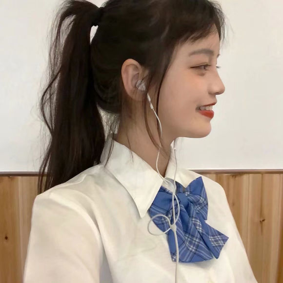 高冷成熟时尚女生头像