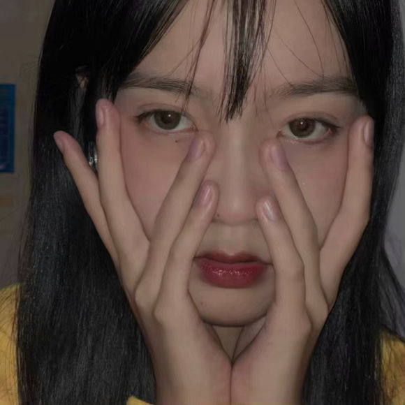 高冷成熟时尚女生头像