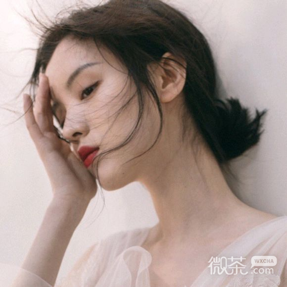 佛系长发时尚女生头像