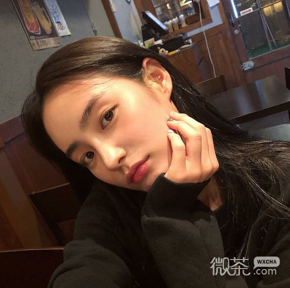 洒脱激萌女生头像