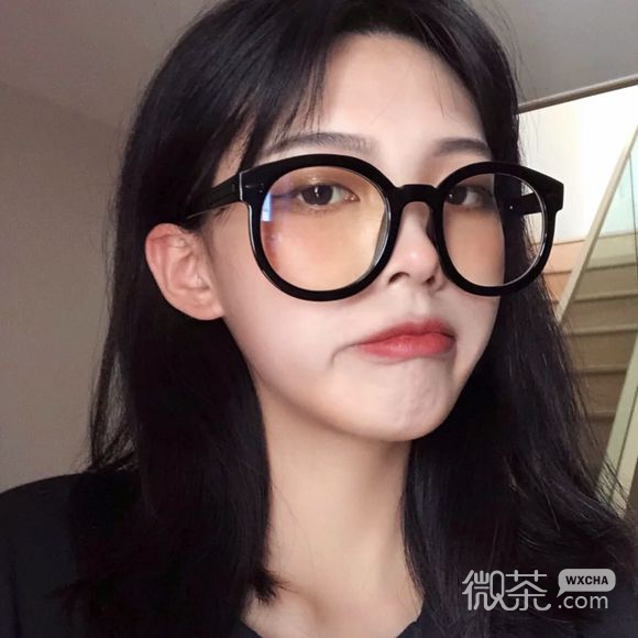 时尚激萌洒脱女生头像