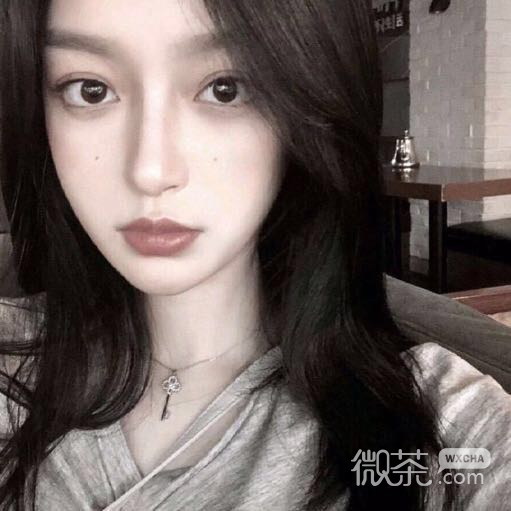 时尚激萌洒脱女生头像