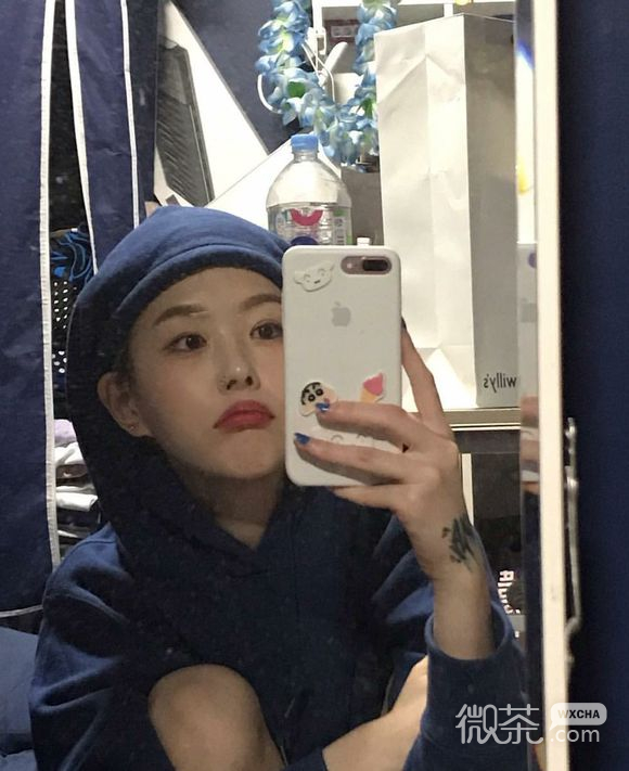 洒脱激萌女生头像