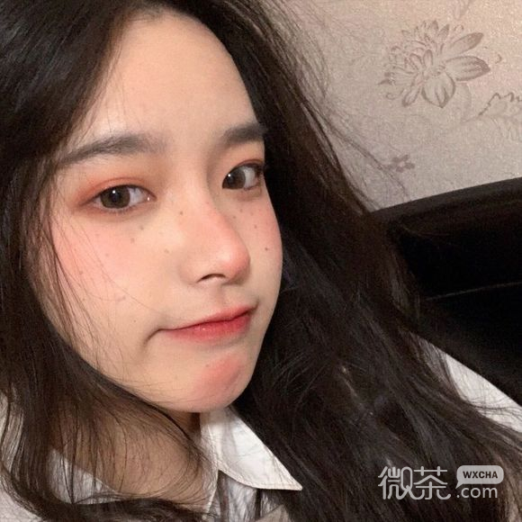 时尚激萌洒脱女生头像