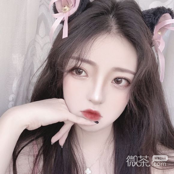 时尚激萌洒脱女生头像