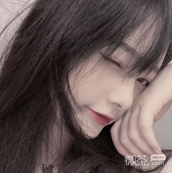 时尚激萌洒脱女生头像