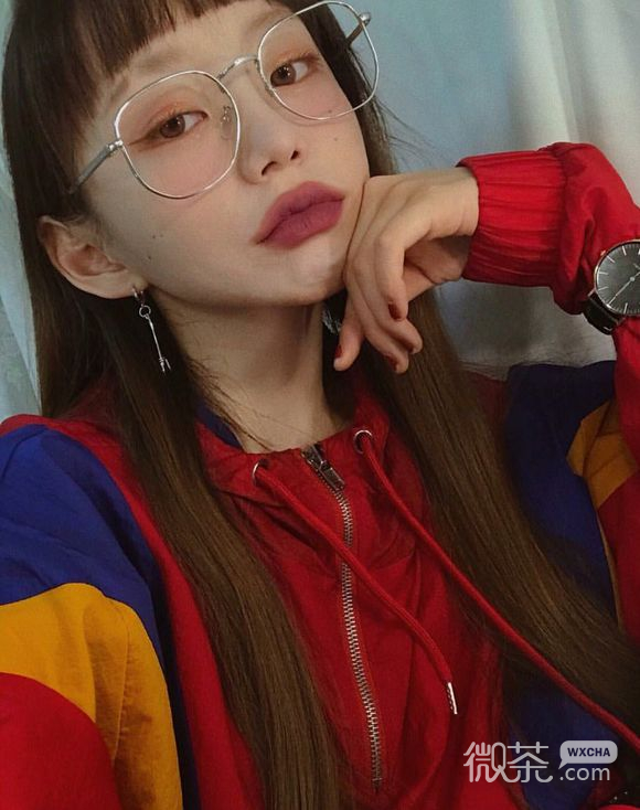 洒脱激萌女生头像