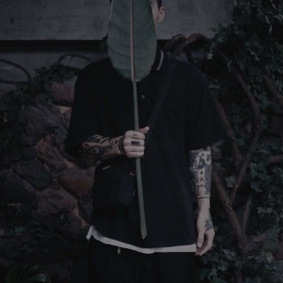忧郁伤感风格的微信男生头像