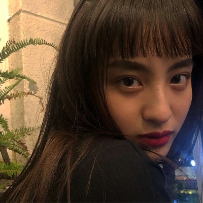 狂拽酷炫吊炸天的微信霸气女生头像