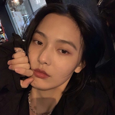 狂拽酷炫吊炸天的微信霸气女生头像