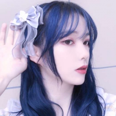 狂拽酷炫吊炸天的微信霸气女生头像