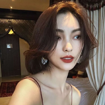 狂拽酷炫吊炸天的微信霸气女生头像