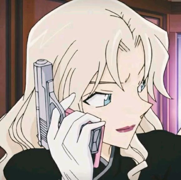 傲娇长发时尚女生头像