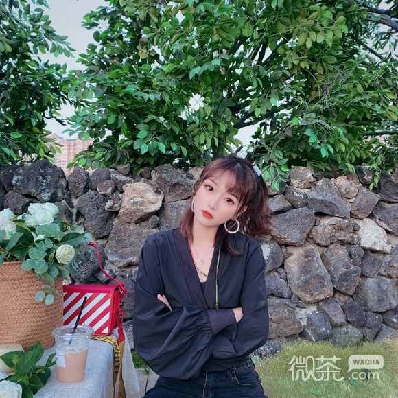 深沉成熟女生头像