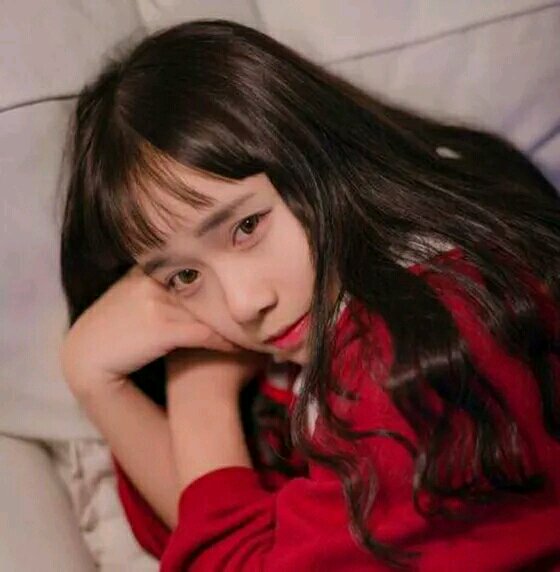 伤感长发时尚女生头像