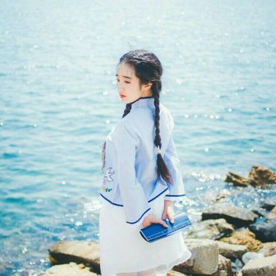 唯美有意境的微信海边女生头像