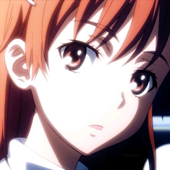 傲娇长发时尚女生头像